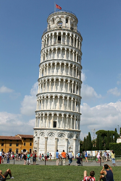 Наклонная Пизанская Башня в гроде Пиза-the_Leaning_Tower_of_Pisa